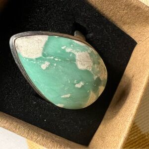 Green Cream Teardrop Agate Ring